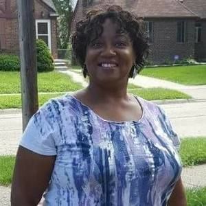 Meet your Posher, Dee